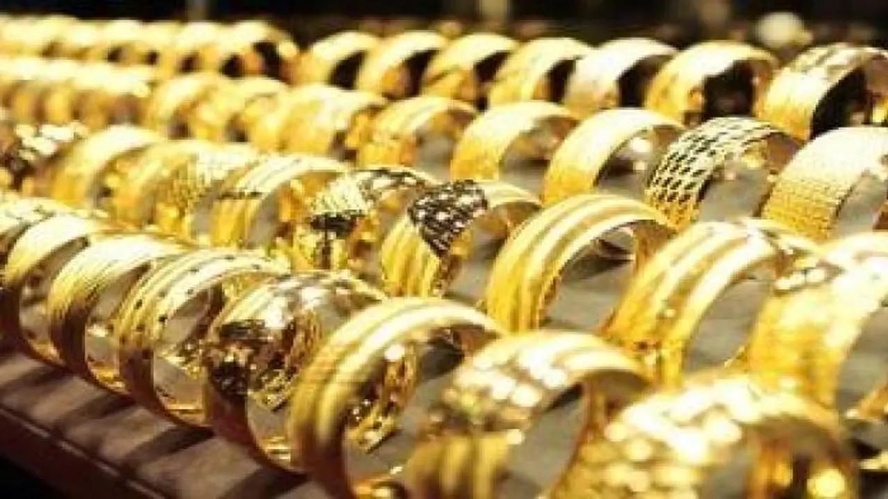 سعر الذهب يشهد تغيرات ملحوظة في منتصف التداولات اليوم